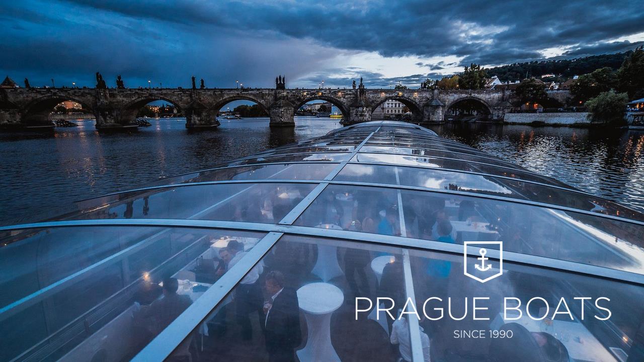 Křišťálová večeře - exkluzivní večeře na lodi v Praze