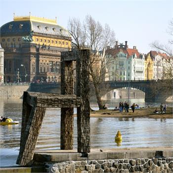Jaro na Vltavě