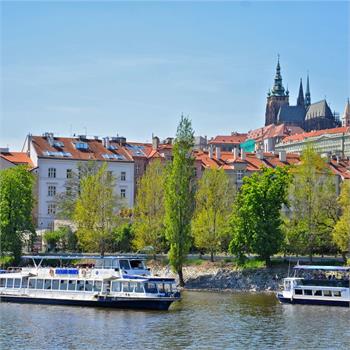 Vyhlídková loď Danubio v Praze