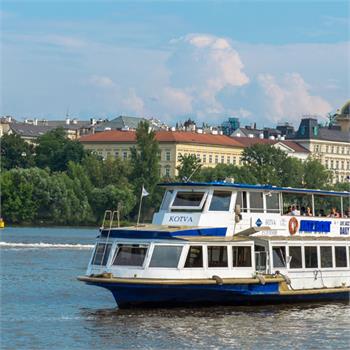 Plavby po Vltavě & turistická sezóna 2013