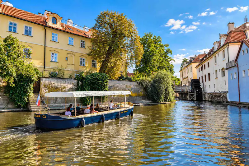 Escursioni sul canale Čertovka