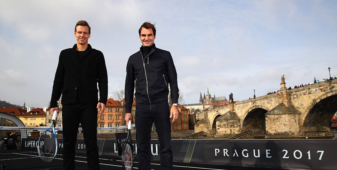 Prezentace turnaje Laver Cup 2017 na lodi u Karlova mostu