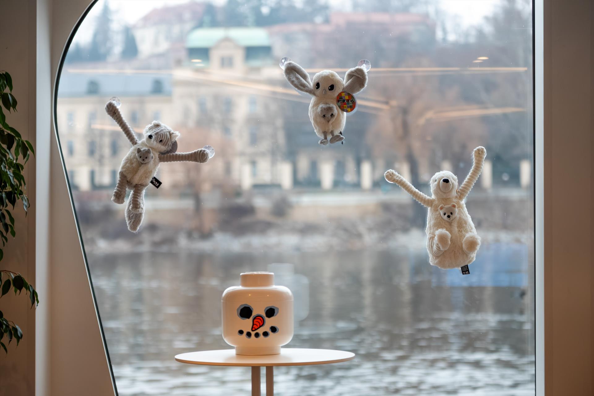 Frozen has dropped anchor on the Vltava Frozen has dropped anchor on the Vltava