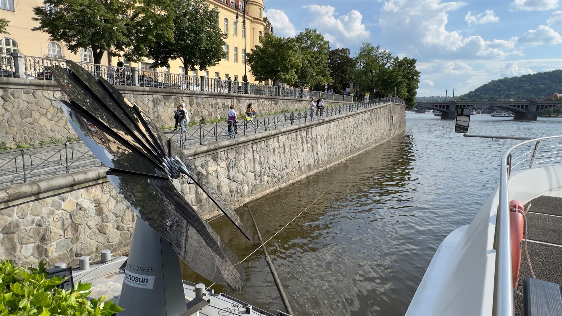 Foto: Smartflower at our pier – 2