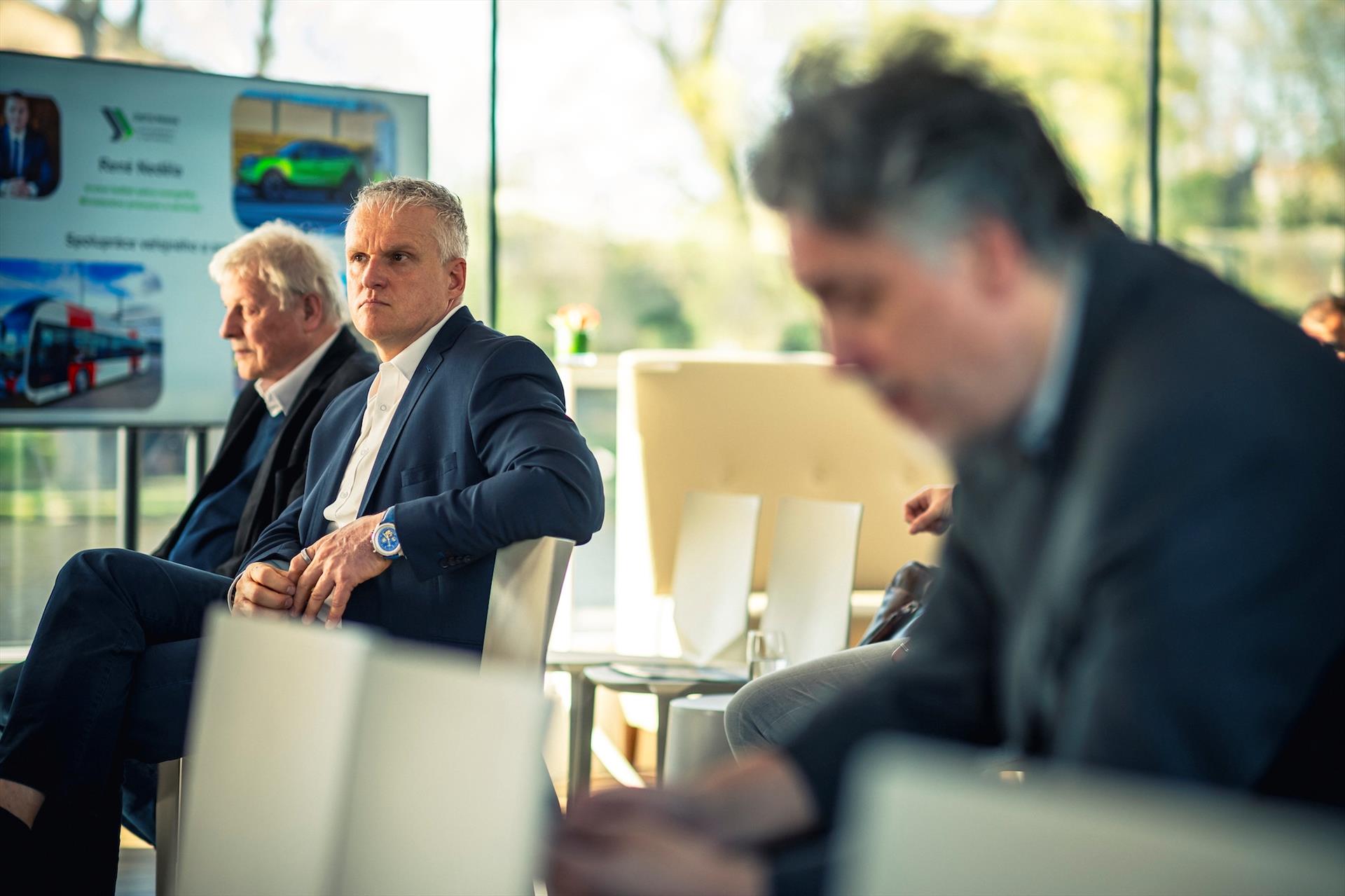 Fotografia: A meeting on the Vltava: a new platform for… – 57