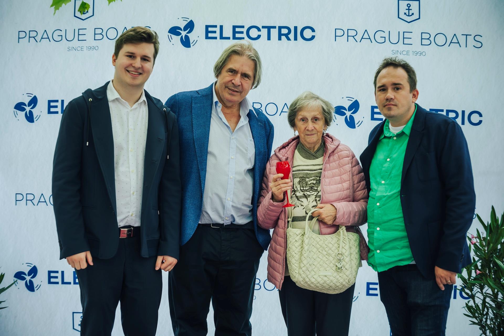 Photo : Pokřtili jsme další elektrickou loď Anna Carolina – 5