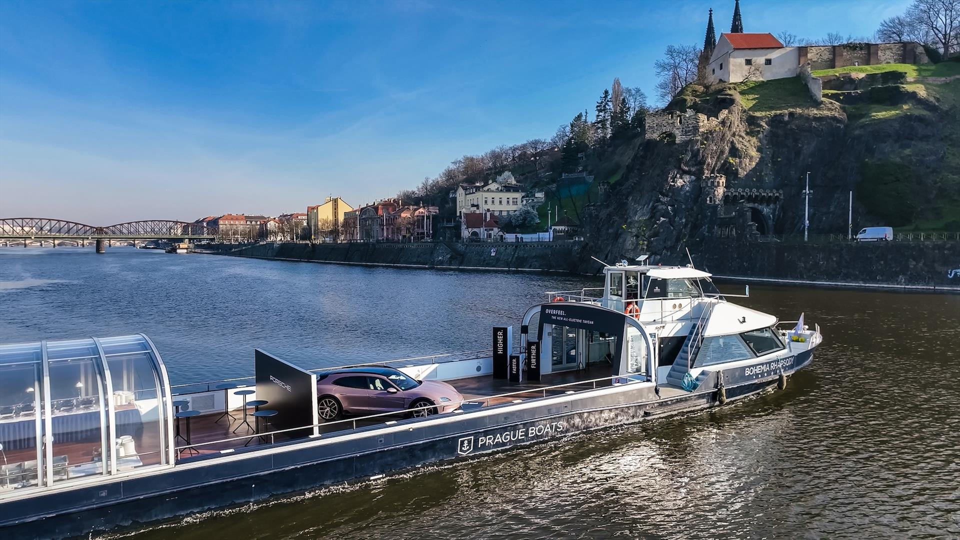 Photo : Porsche Taycan na palubě Prague Boats – 5