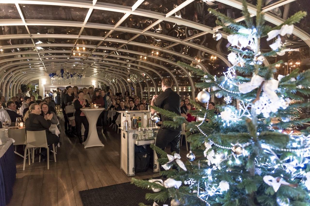 Foto: Christmas evento for business partners on… – 60