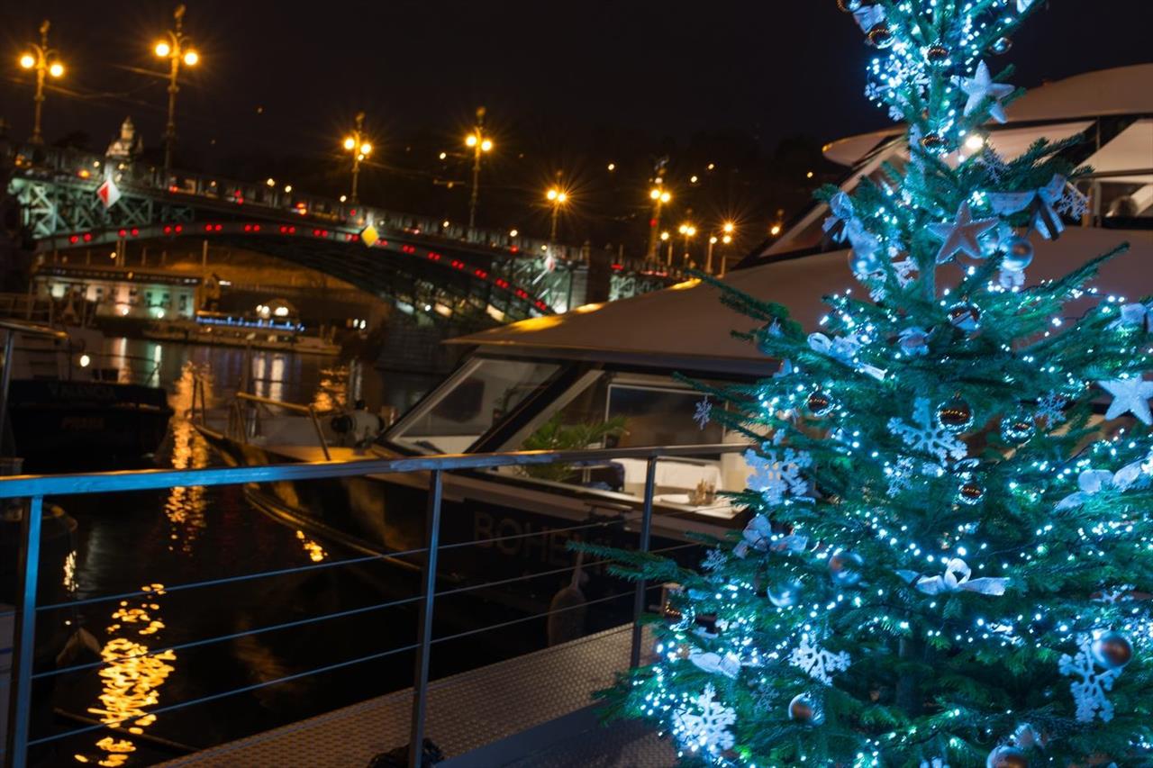 Foto: Christmas evento for business partners on… – 1