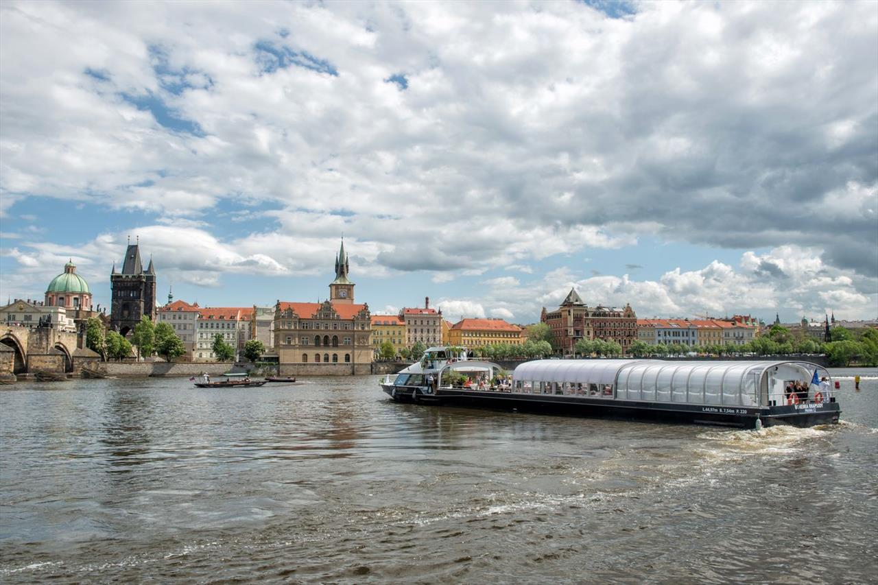 Photo: Prague welcomed a new beauty - the Bohemia… – 57