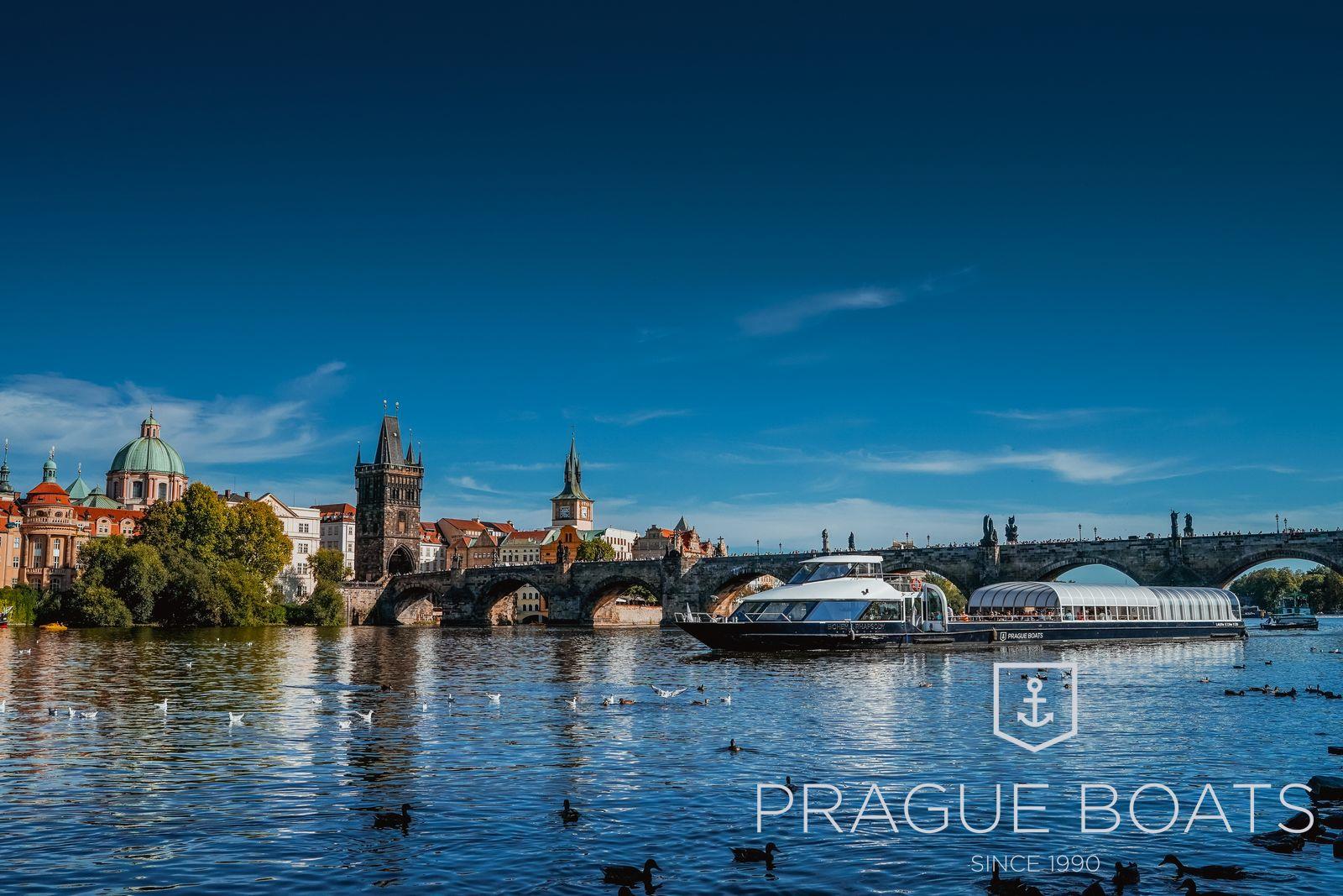 Photo: Cruise with a glass of prosecco – new for this… – 11