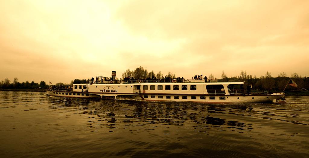 Foto: Dampfschiff VyšeBurg-75. narozeniny – 9