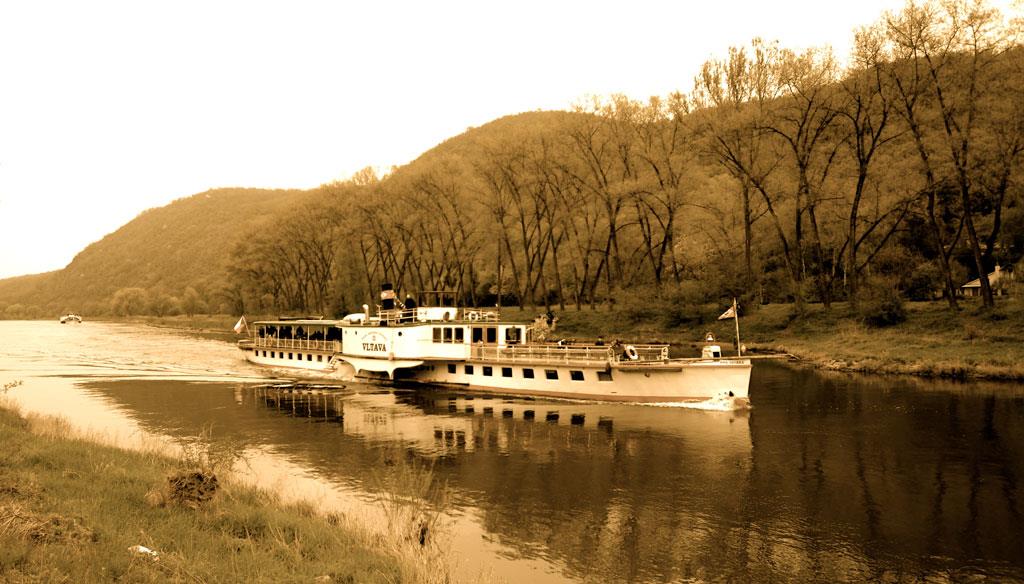 Foto: Dampfschiff VyšeBurg-75. narozeniny – 12