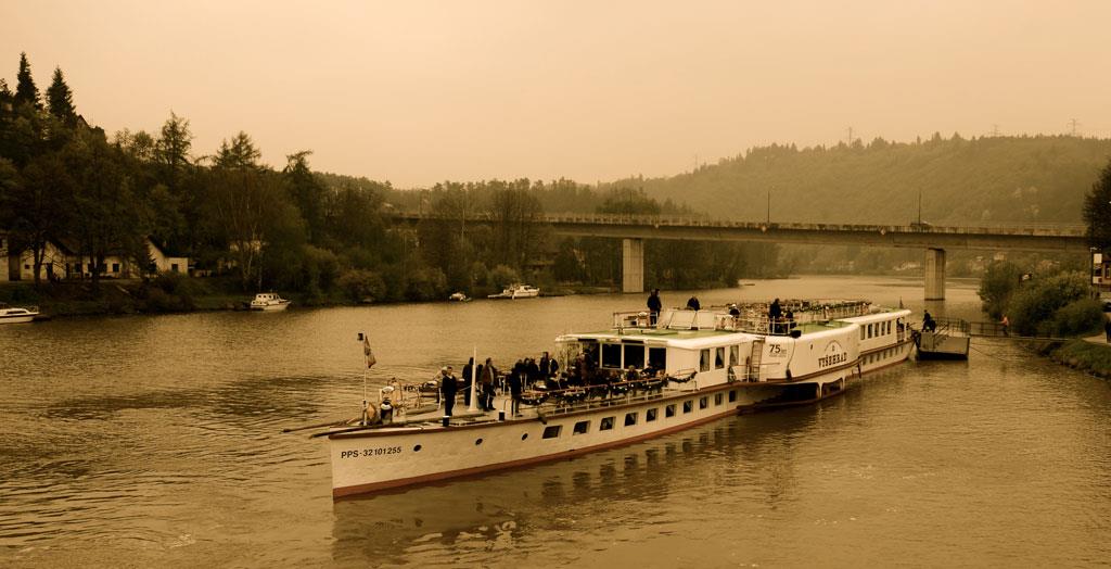 Foto: Dampfschiff VyšeBurg-75. narozeniny – 27