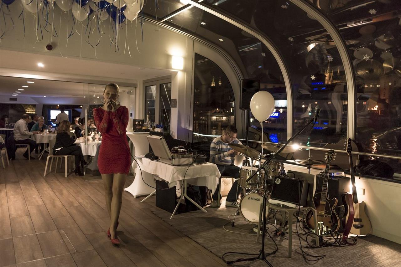 Foto: Christmas evento for business partners on… – 72