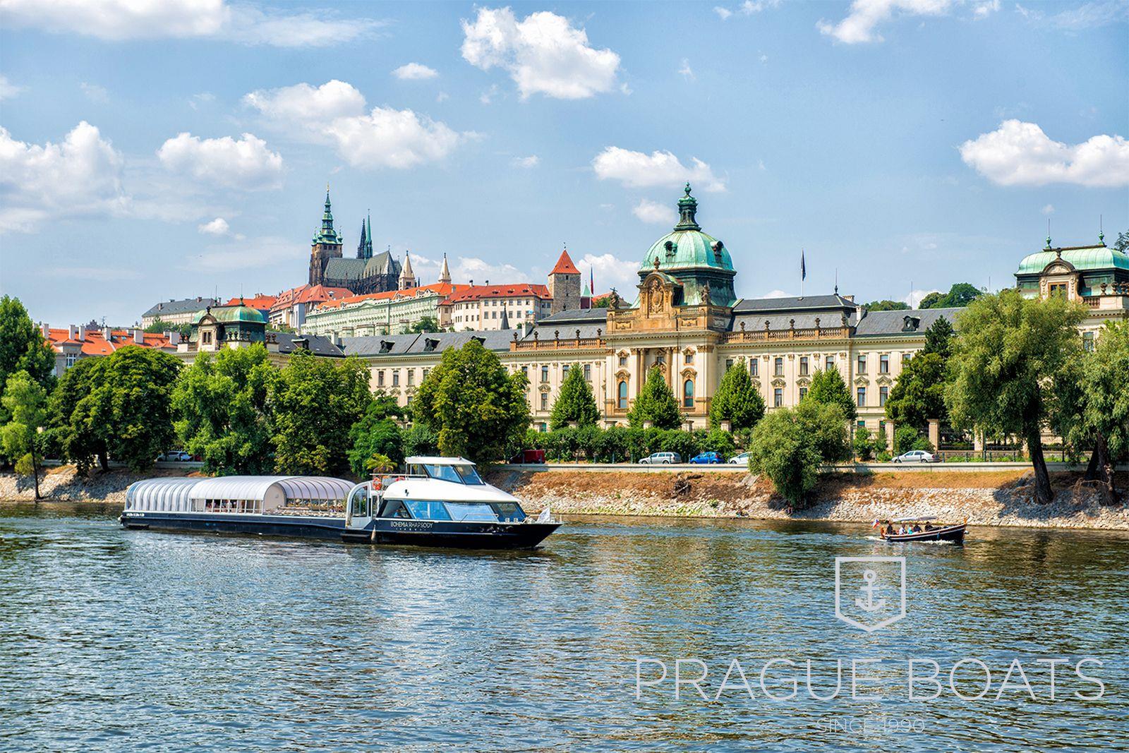 Photo: Cruise with a glass of prosecco – new for this… – 7