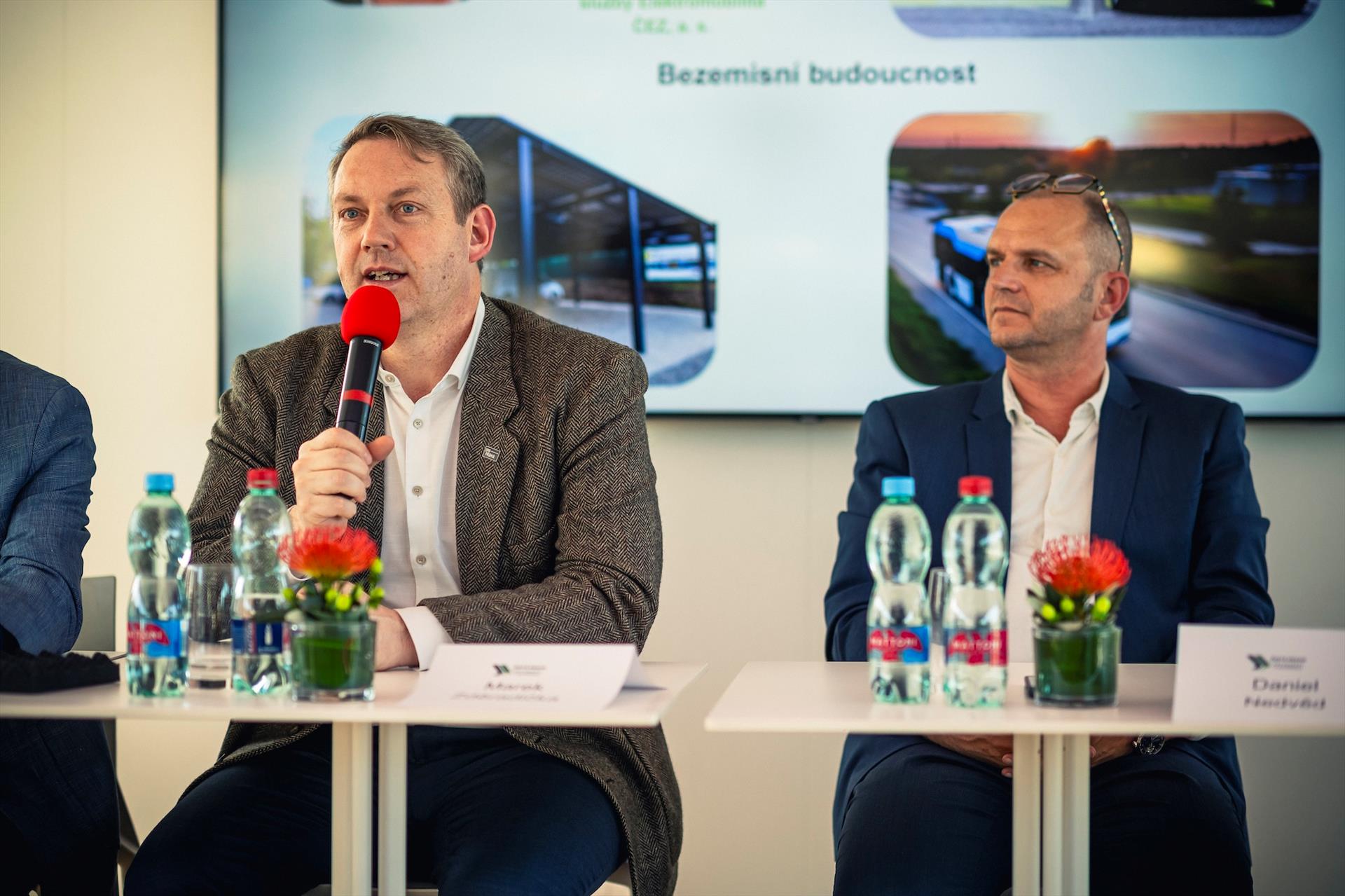 Fotografia: A meeting on the Vltava: a new platform for… – 61