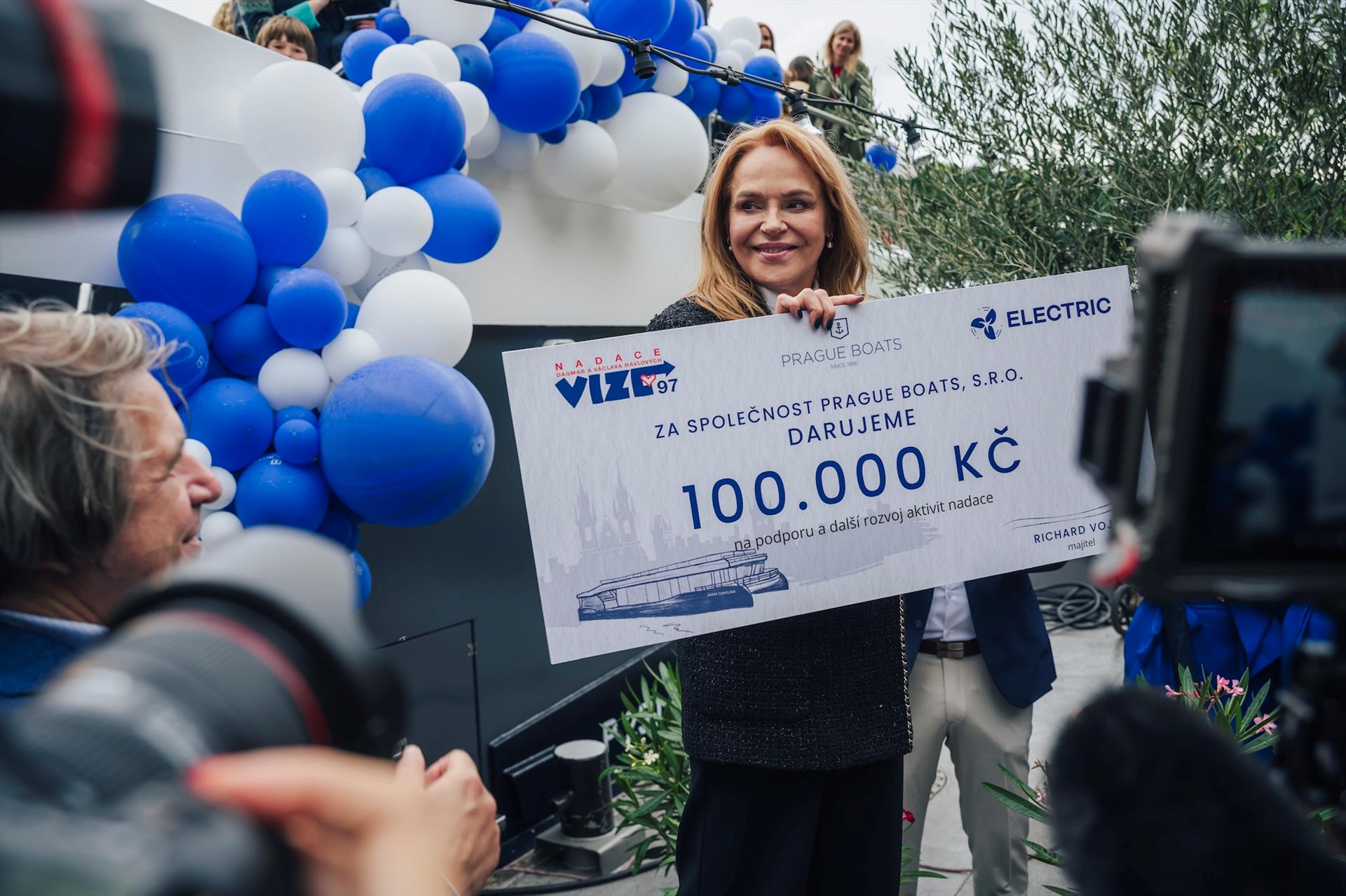 Photo : Pokřtili jsme další elektrickou loď Anna Carolina – 35