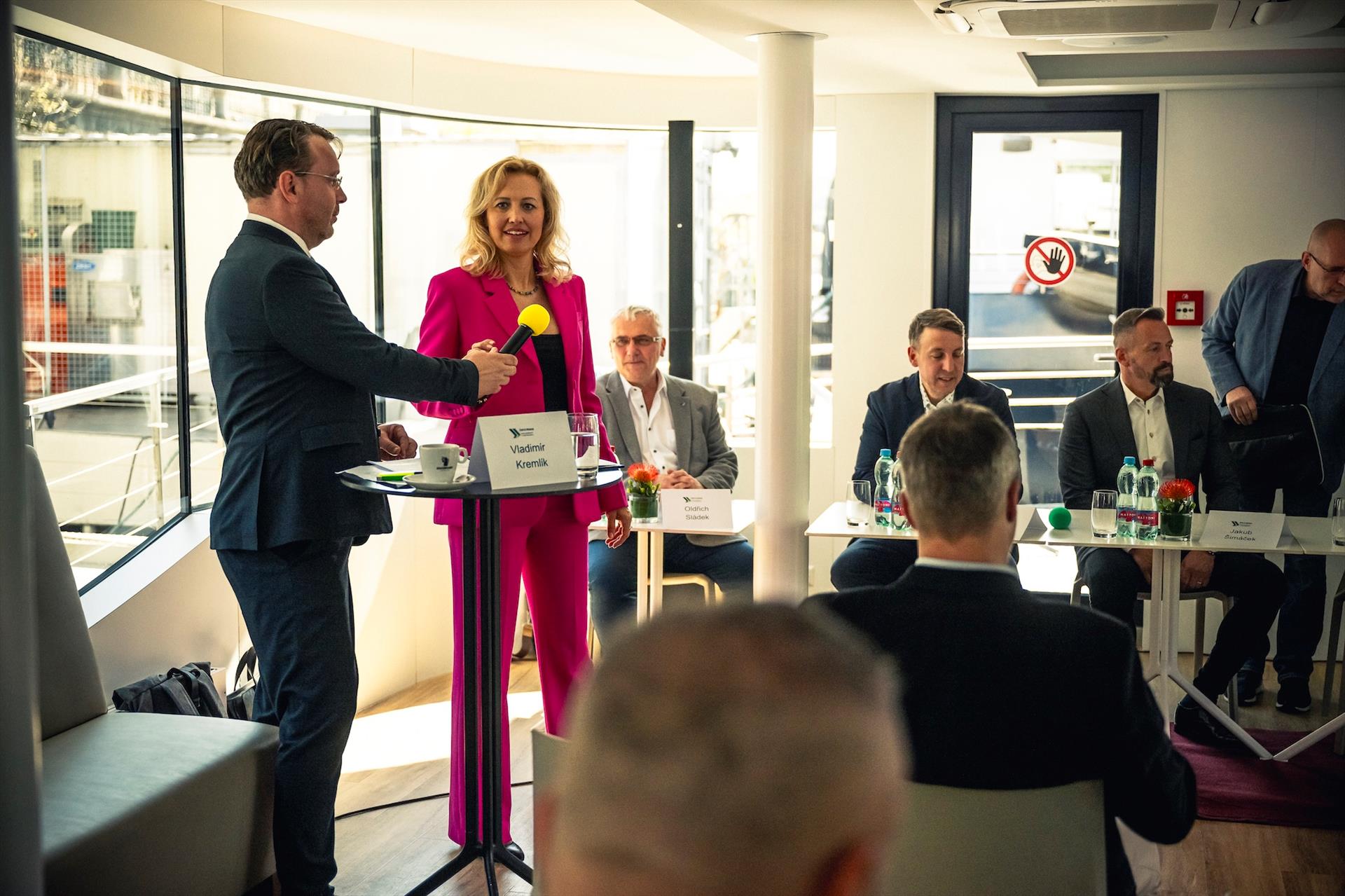 Fotografia: A meeting on the Vltava: a new platform for… – 13