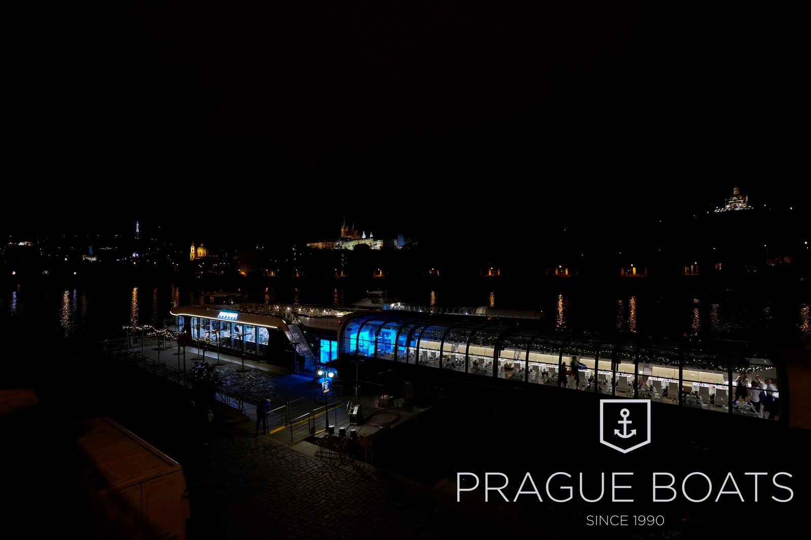 Originální vánoční večírek na bateau Originální vánoční večírek na bateau