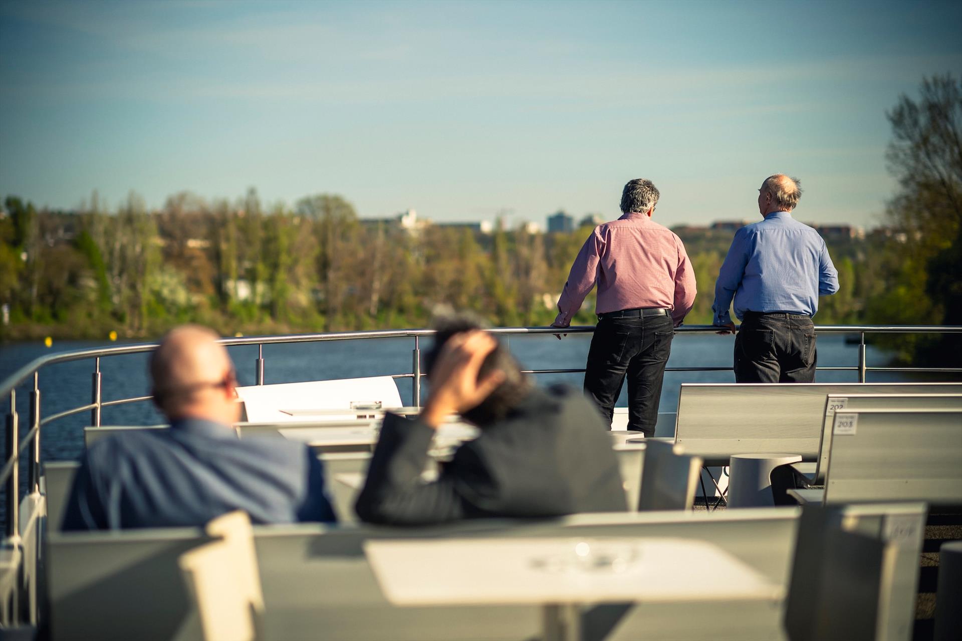 Fotografia: A meeting on the Vltava: a new platform for… – 53