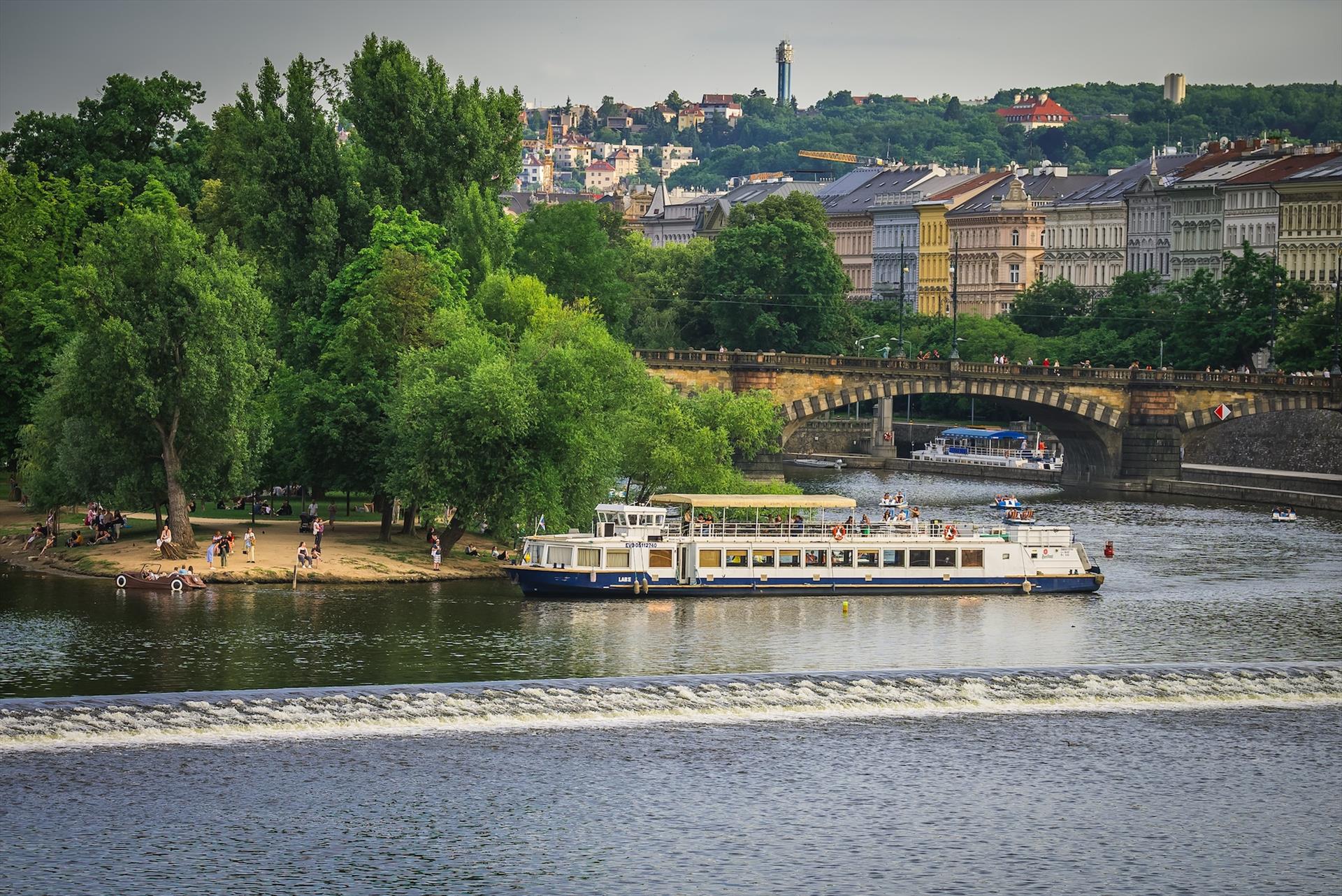 Foto: Schiff Labe v galerii – 22