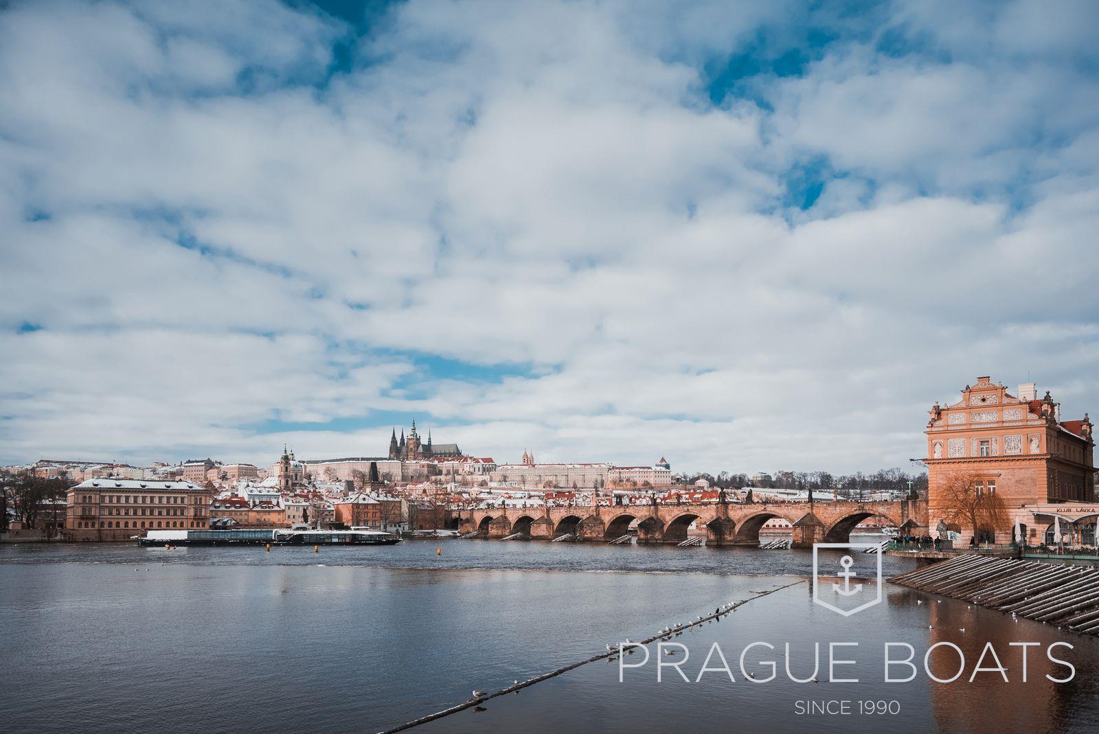 Photo: Winter cruises through snowy Prague – 3