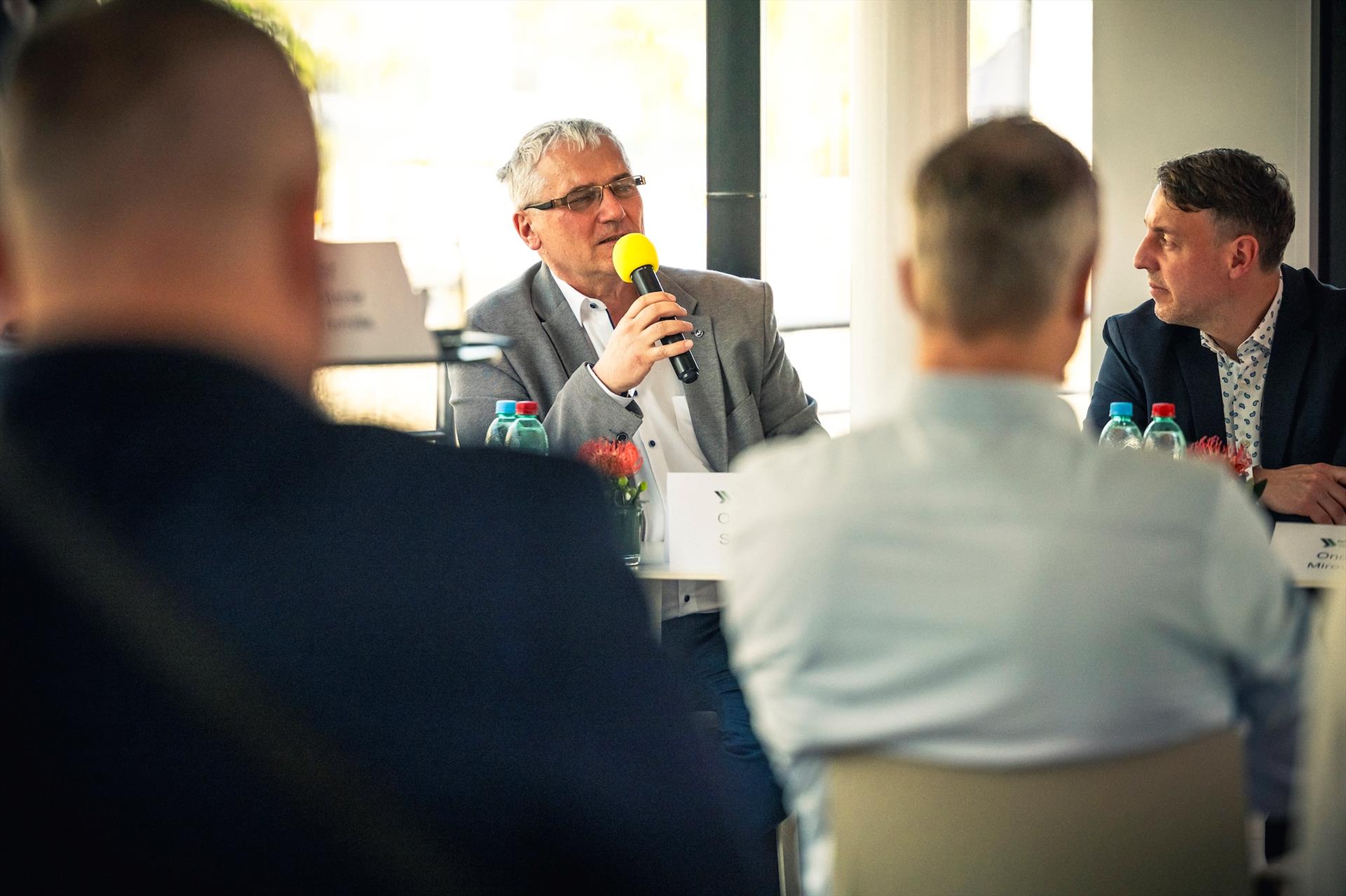 Fotografia: A meeting on the Vltava: a new platform for… – 24