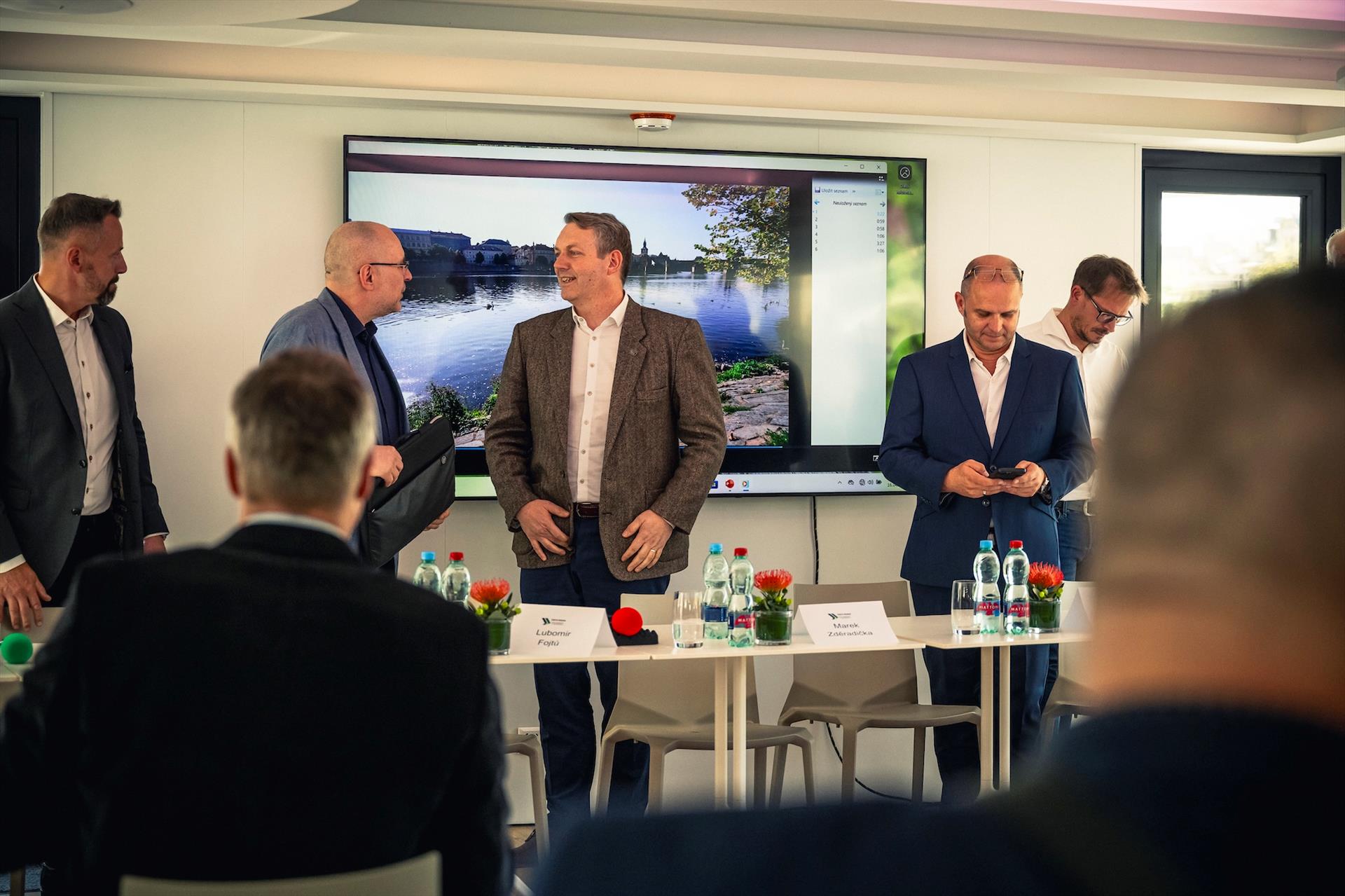 Fotografia: A meeting on the Vltava: a new platform for… – 12