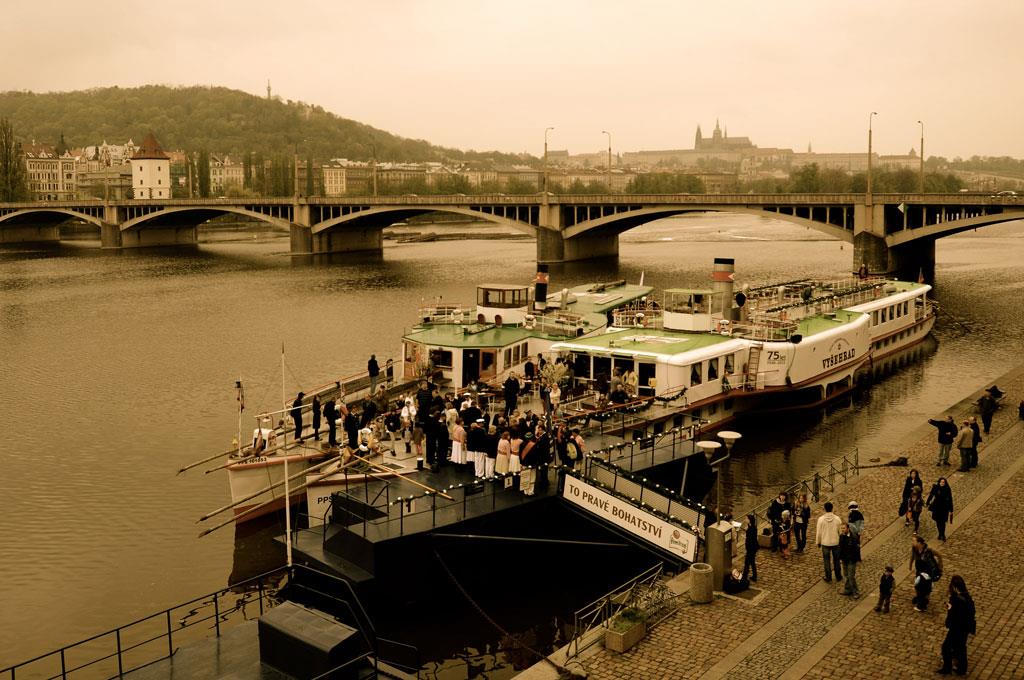 Foto: Dampfschiff VyšeBurg-75. narozeniny – 2