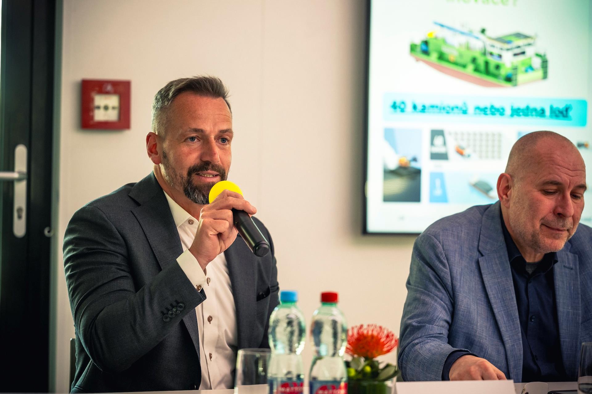 Fotografia: A meeting on the Vltava: a new platform for… – 31