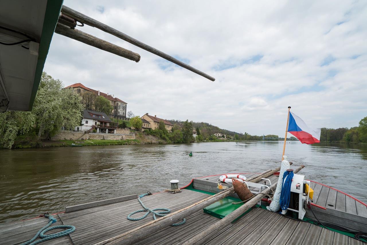 Foto: The piroscafo Moldava sailed to Nelahozeves – 6