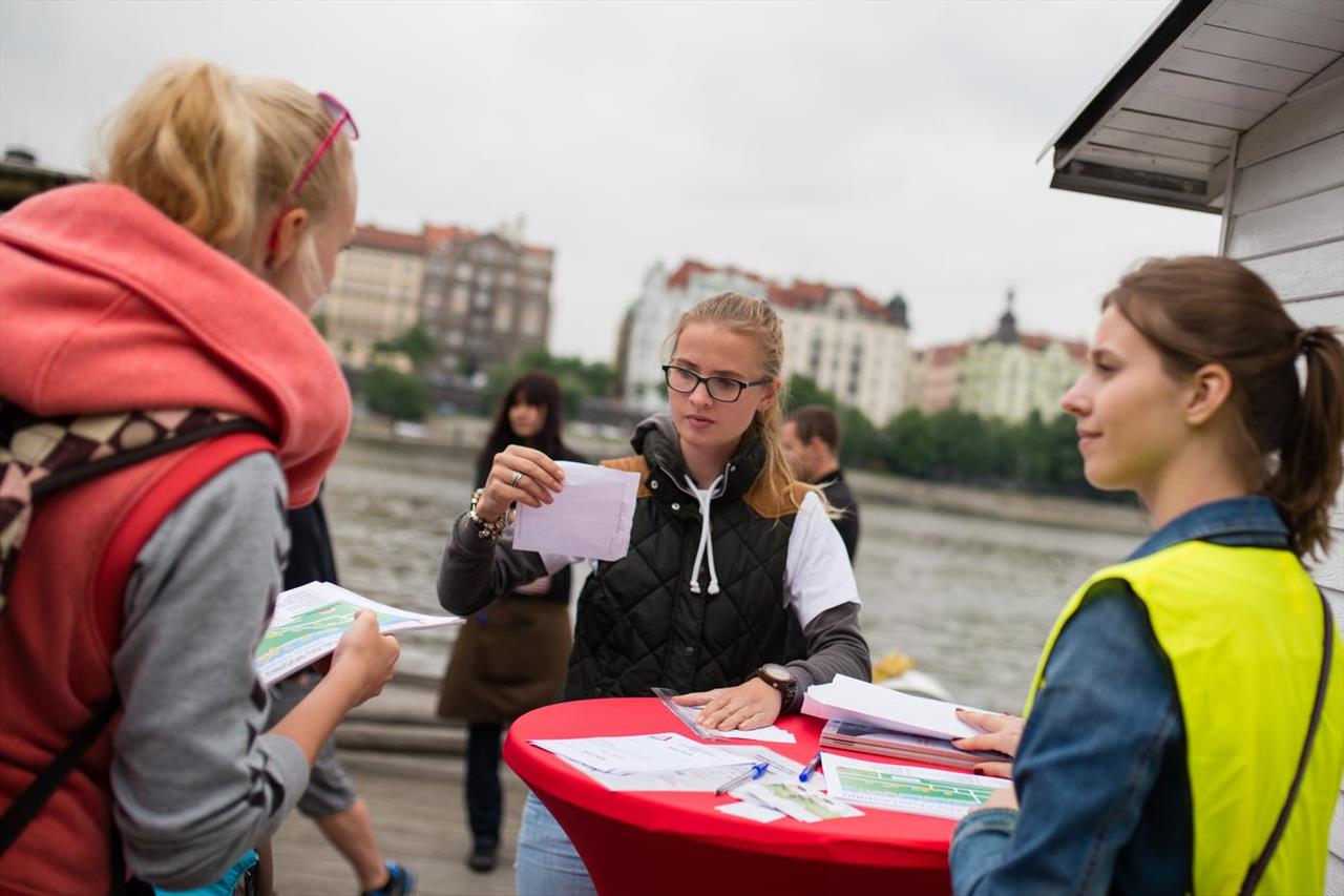 Foto: Through Praga with a stroller on the Moldava… – 3