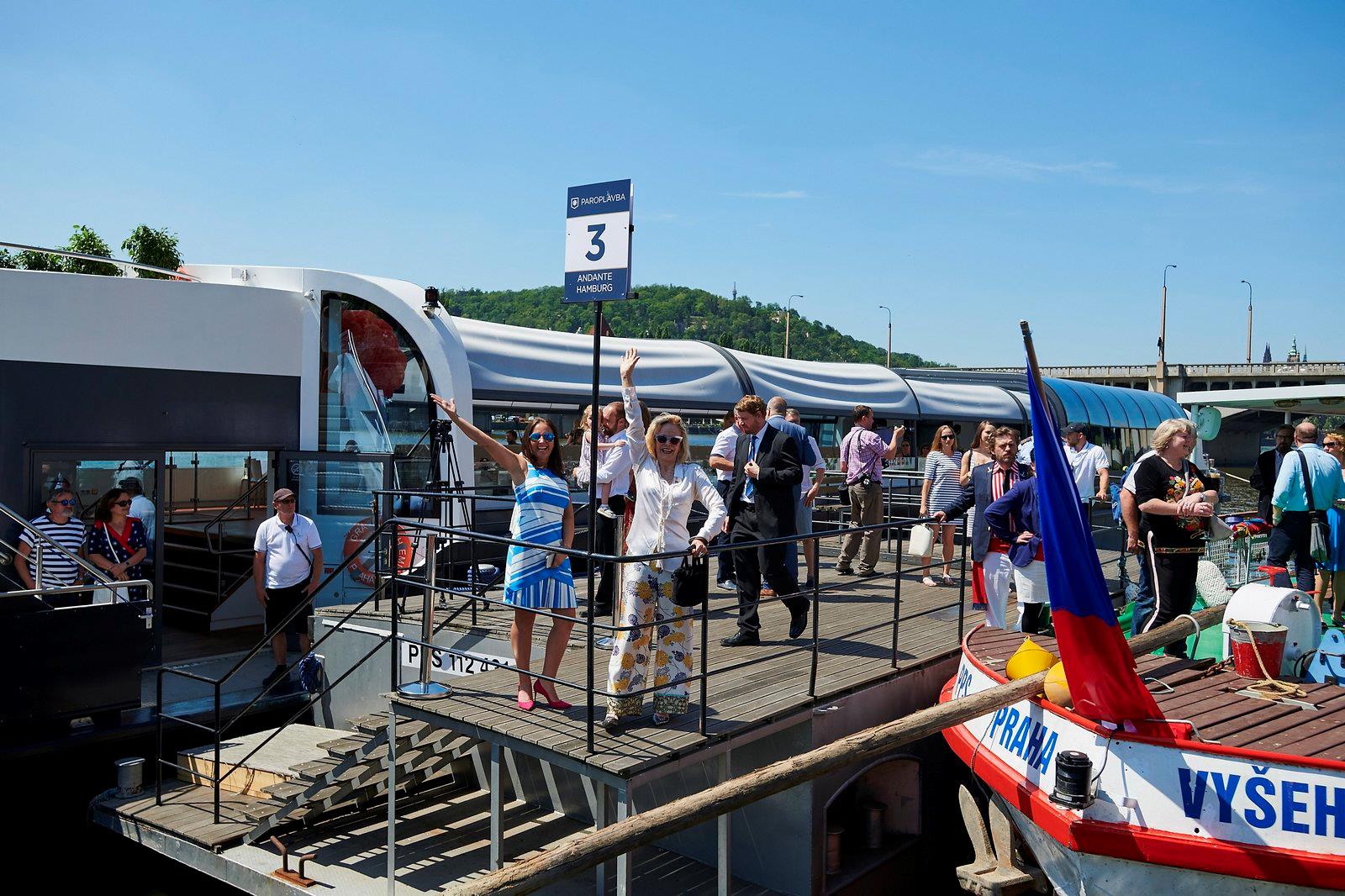 Foto: Christening of a new barca e 80 years of the… – 11