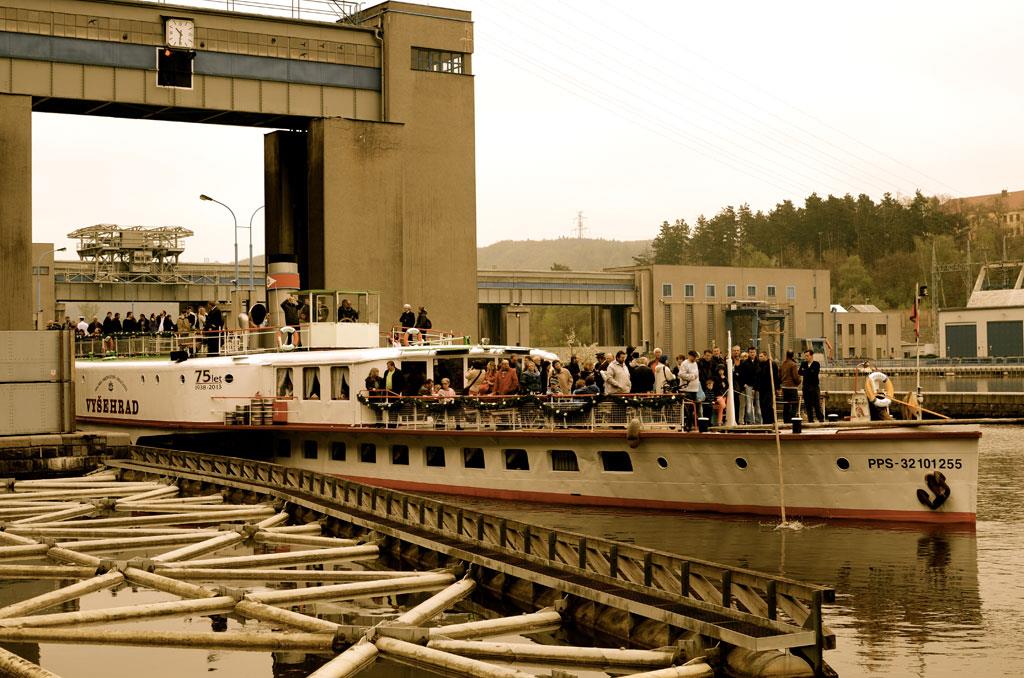 Foto: Dampfschiff VyšeBurg-75. narozeniny – 17