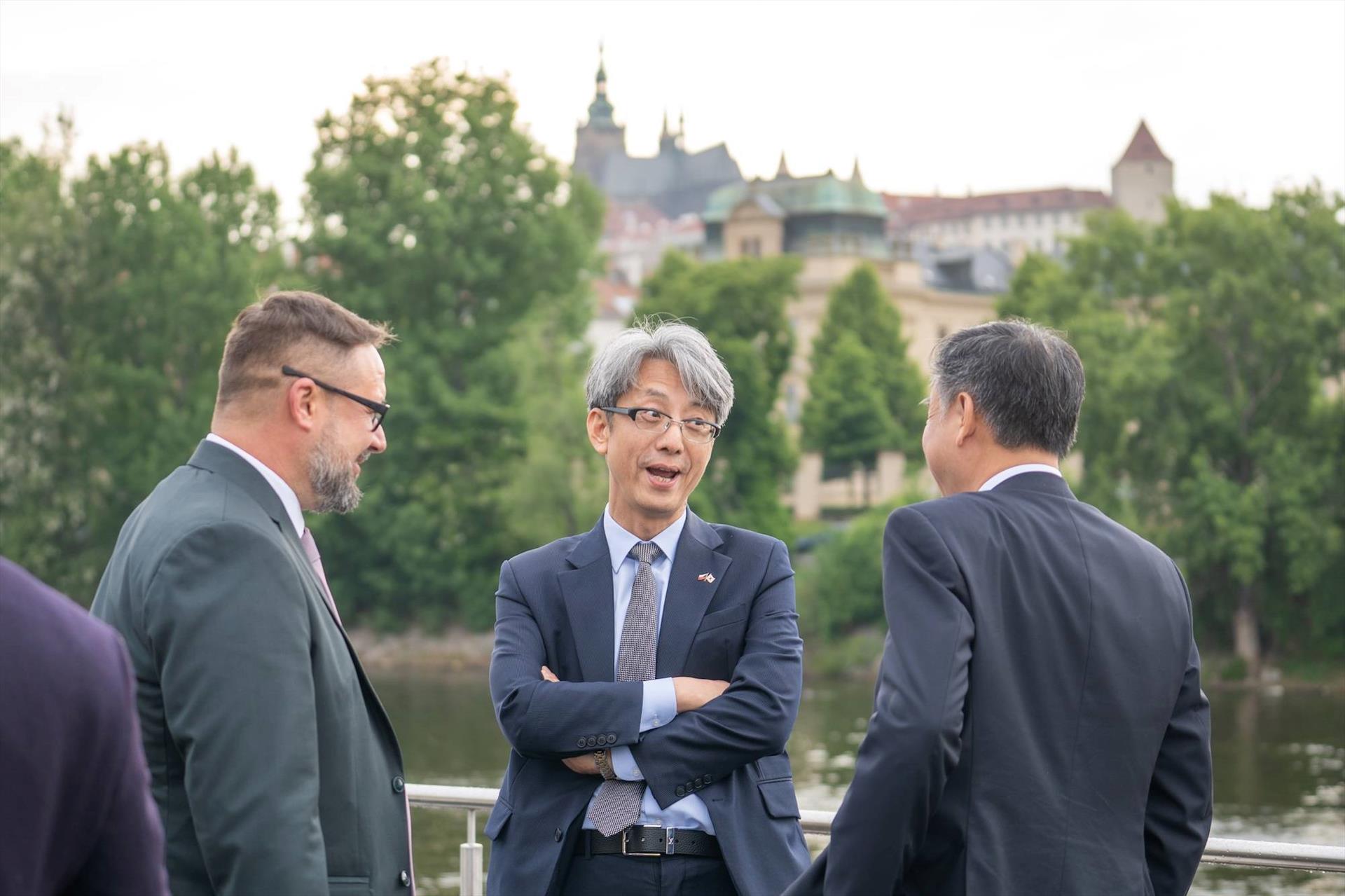 Photo : Rencontre à bord: diplomatie, affaires et… – 60