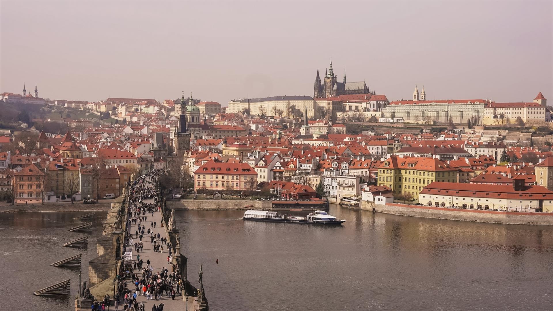 Photo : Porsche Taycan na palubě Prague Boats – 9
