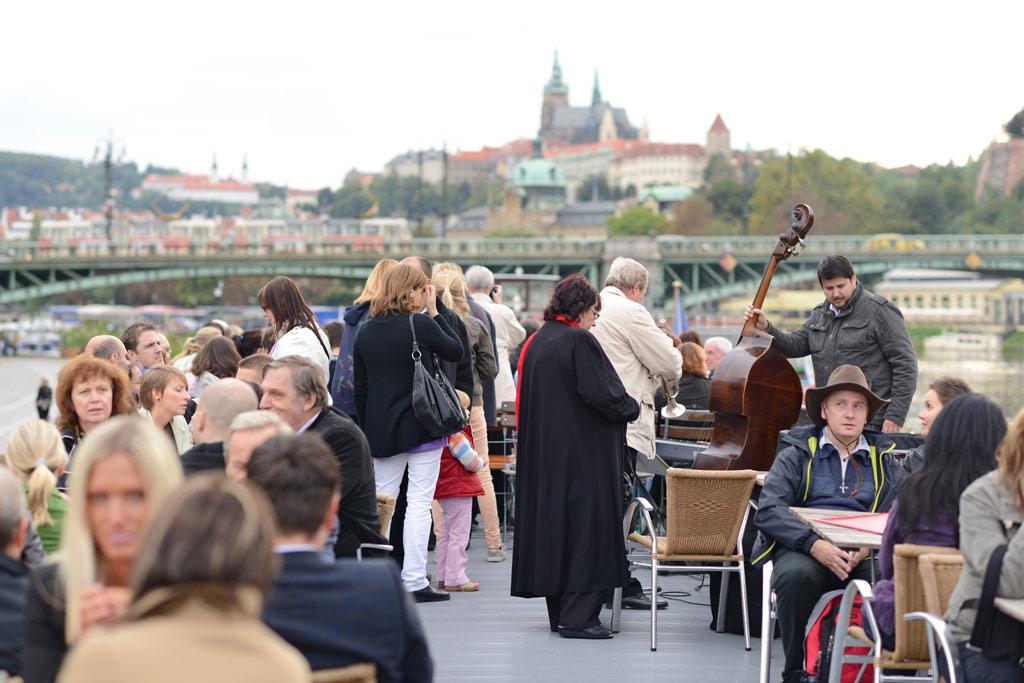 Benefiční koncert pro Motýlek Benefiční koncert pro Motýlek