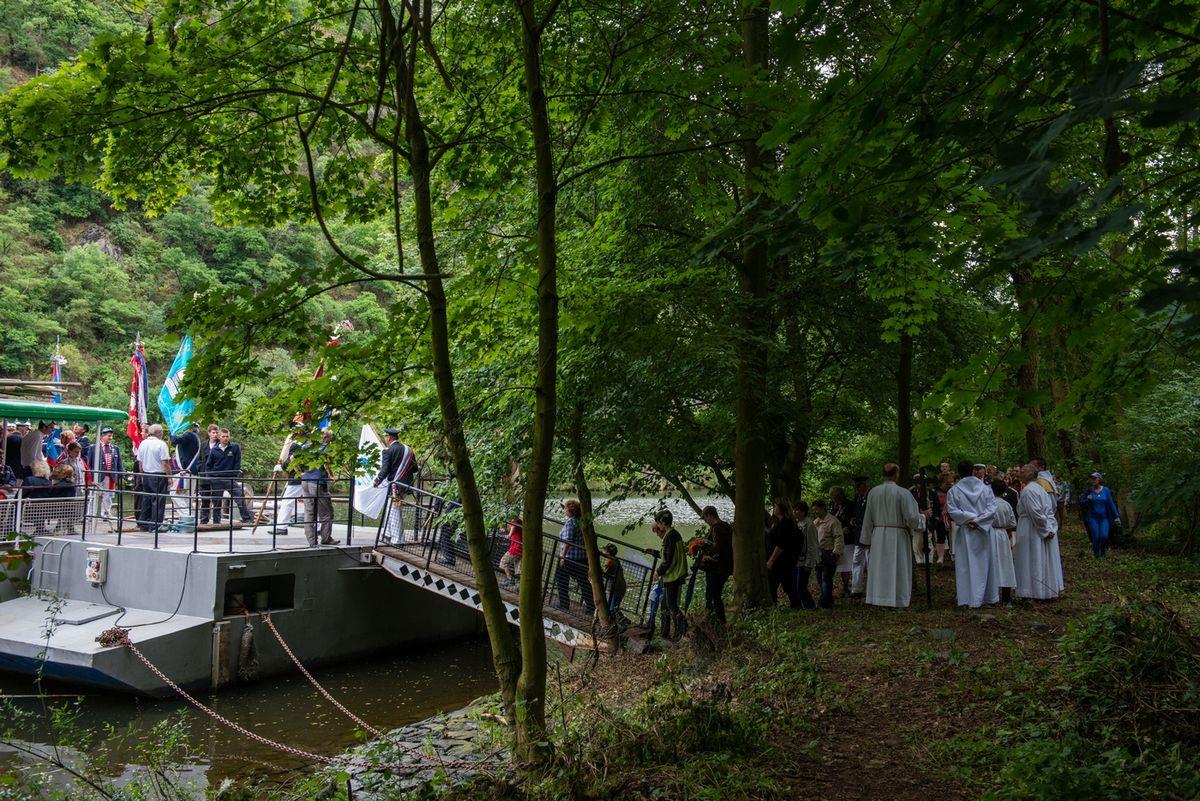 Photo : Městys Davle získal titul „Vorařská obec“ – 90
