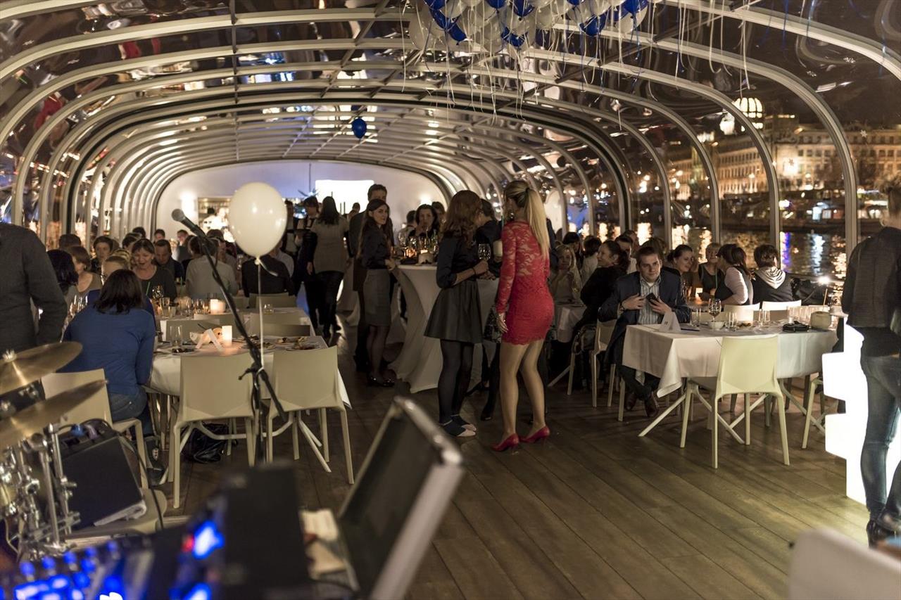 Foto: Christmas evento for business partners on… – 89