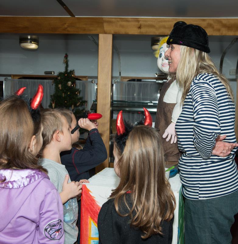 Foto: St. Nicholas gave gifts on the Vysehrad piroscafo – 18