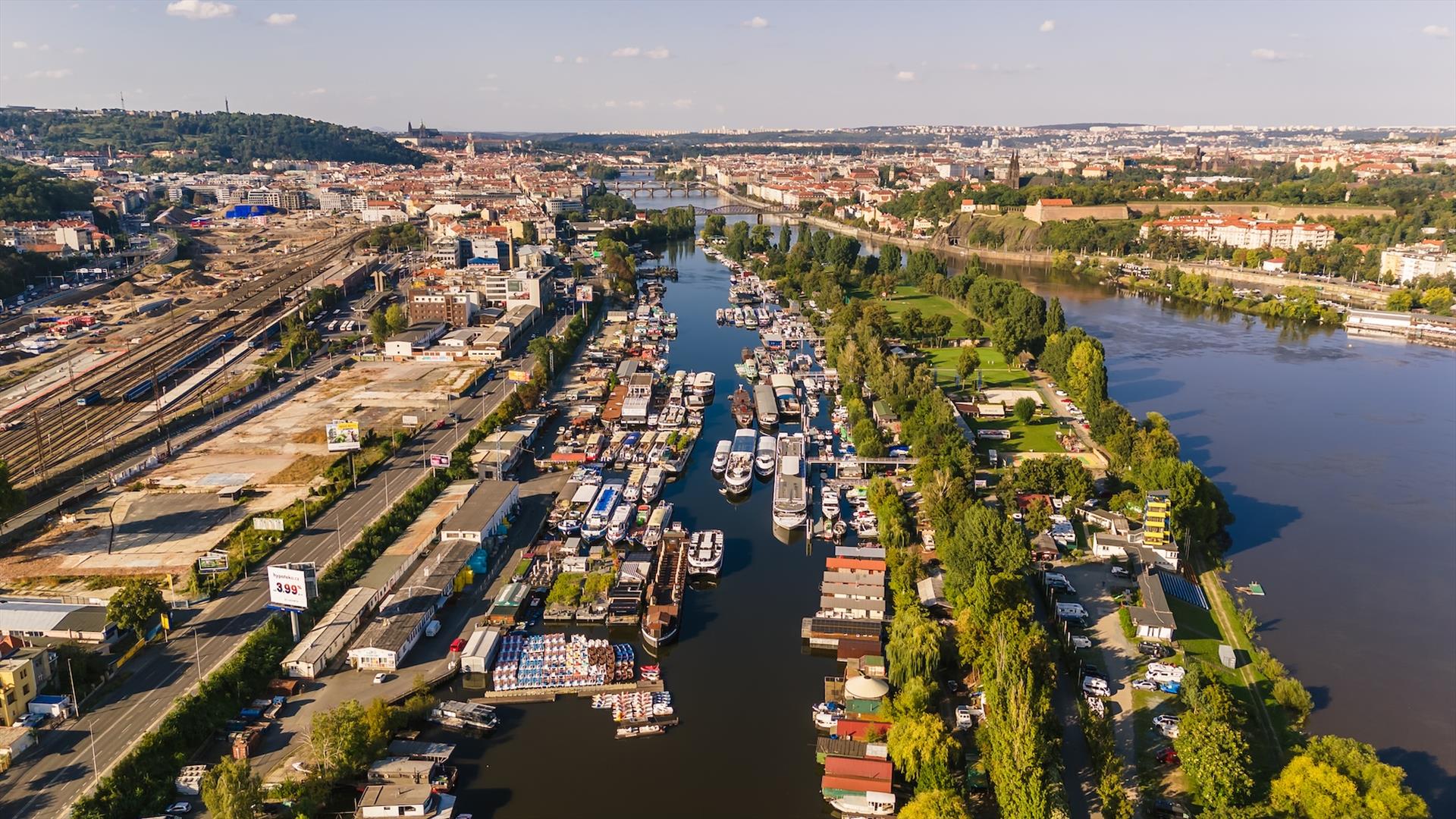 Photo: The Vltava showed its strength, but the Prague… – 15