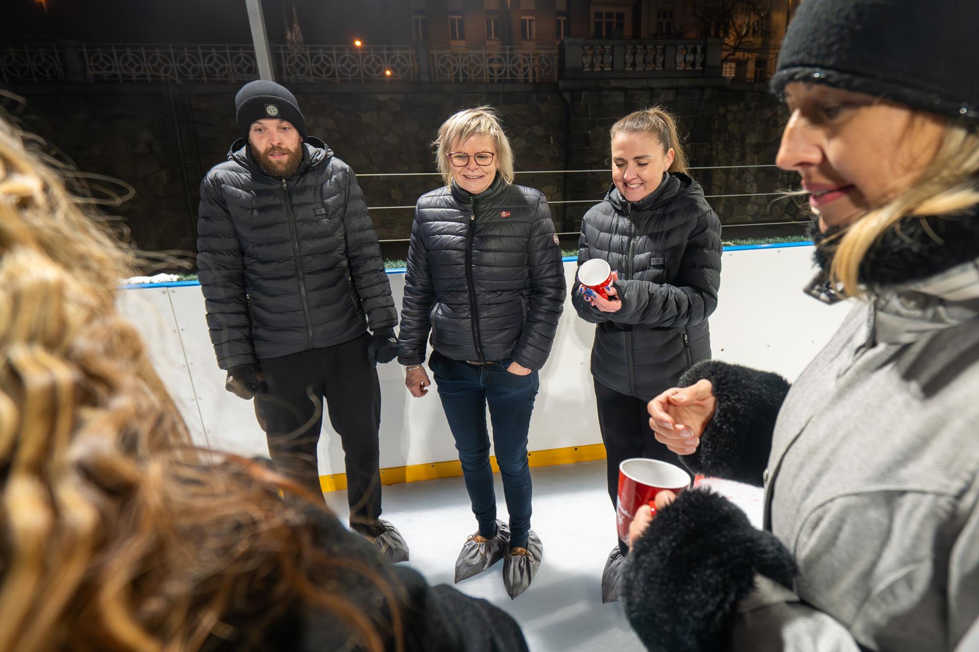 Photo: Frozen has dropped anchor on the Vltava – 121