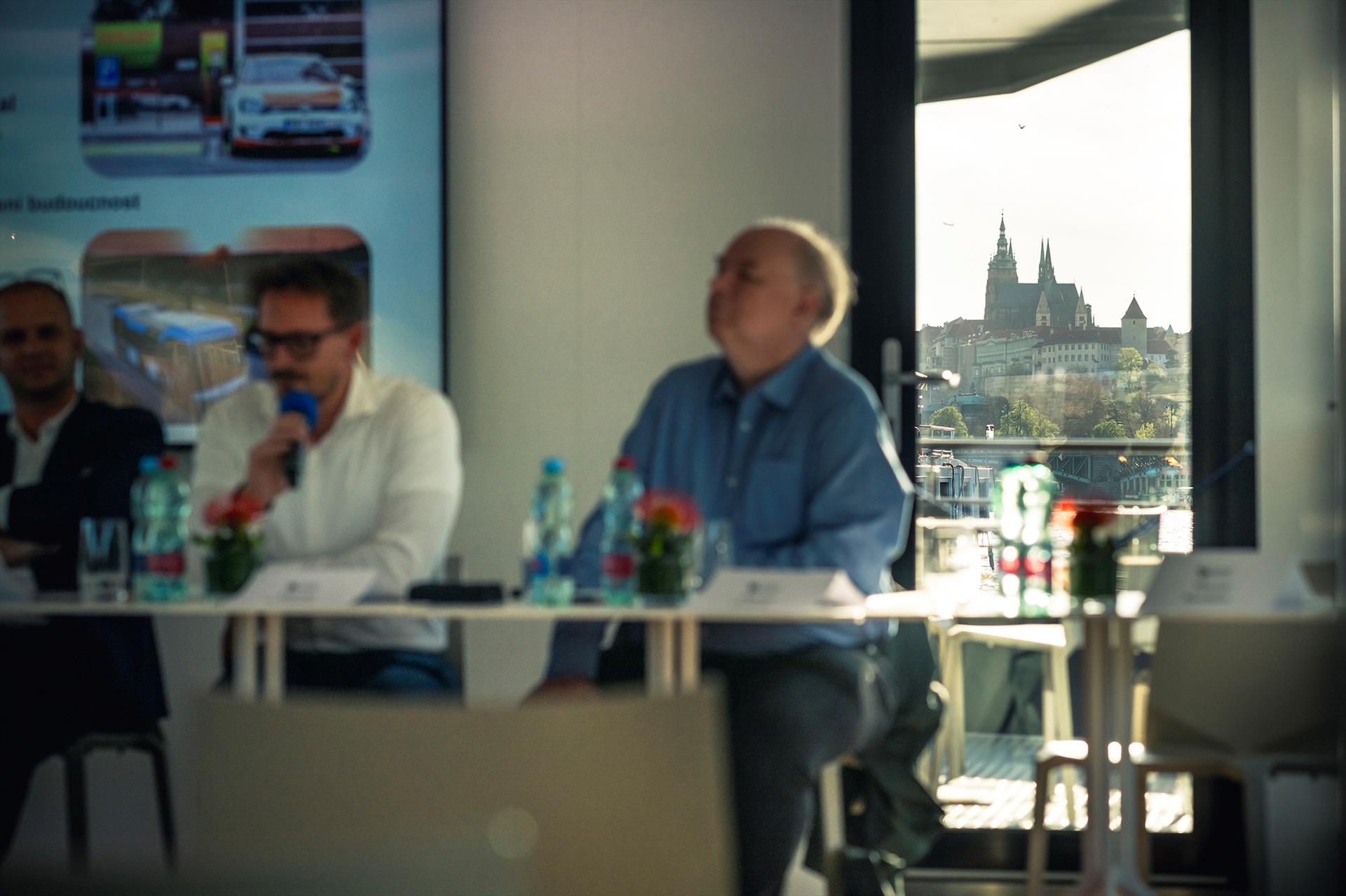 Fotografia: A meeting on the Vltava: a new platform for… – 66