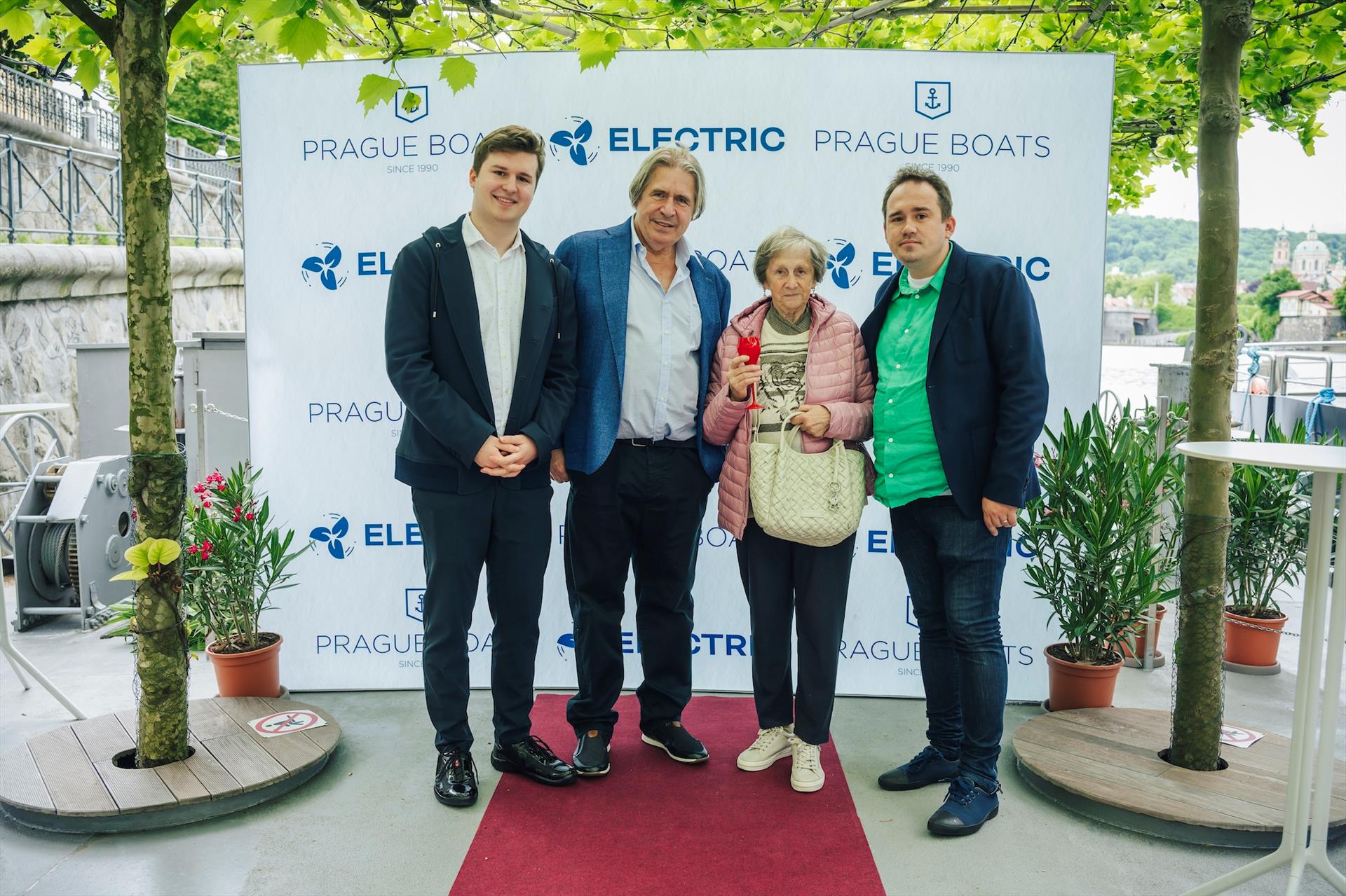 Photo : Pokřtili jsme další elektrickou loď Anna Carolina – 4
