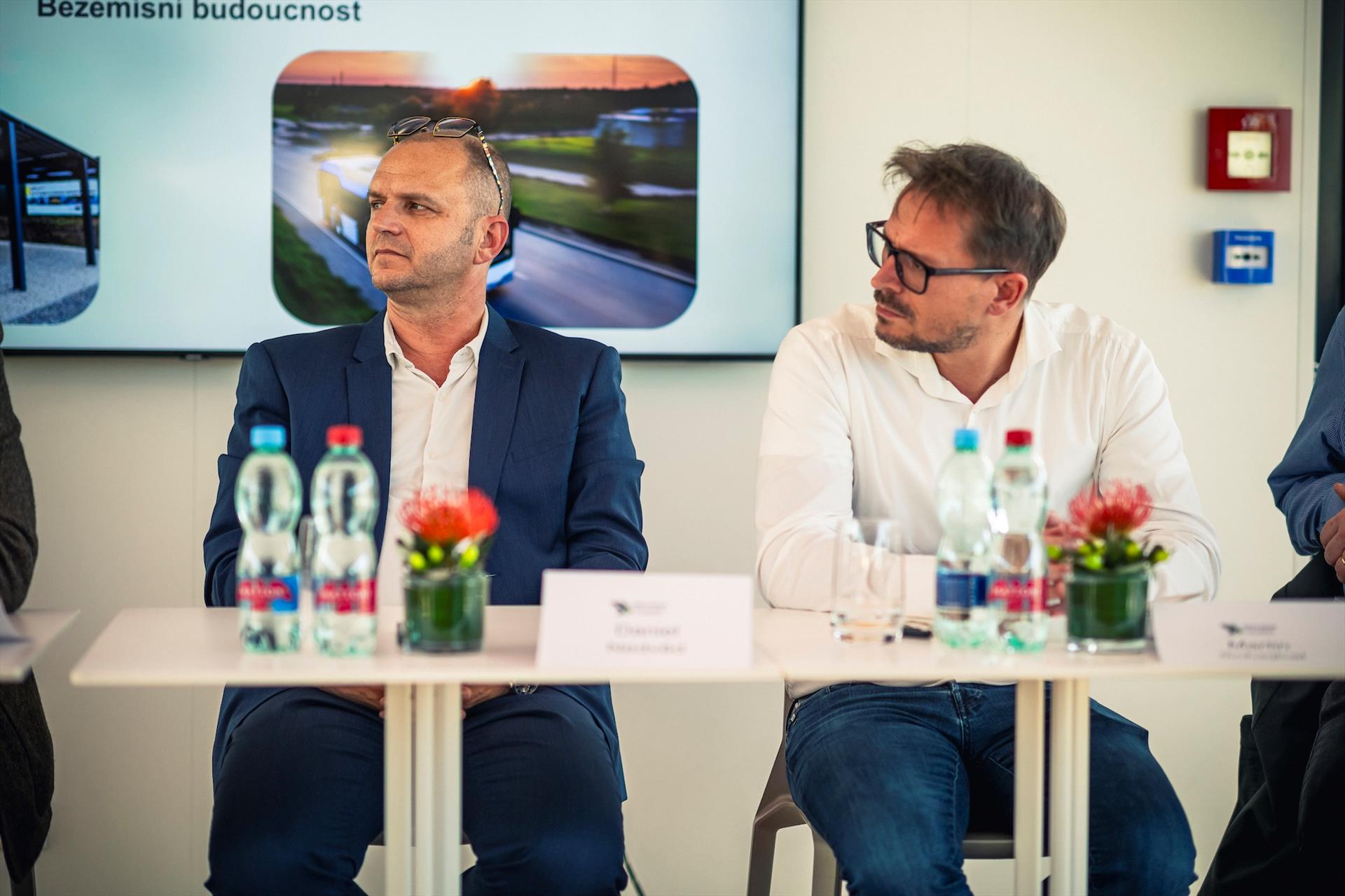 Fotografia: A meeting on the Vltava: a new platform for… – 62