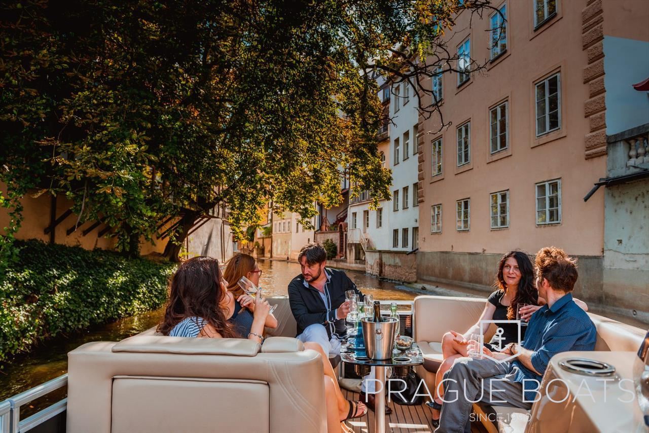 Foto: Privátní Fahrten na malých Schiffech jsou IN – 8