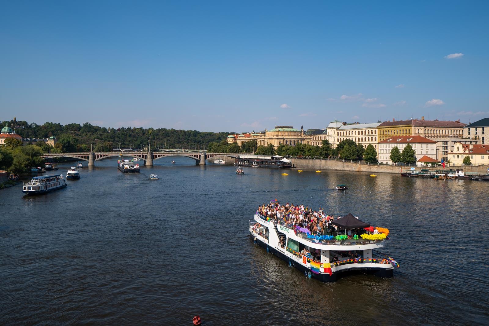 Photo: Prague Pride on the Vltava 2020 – 14