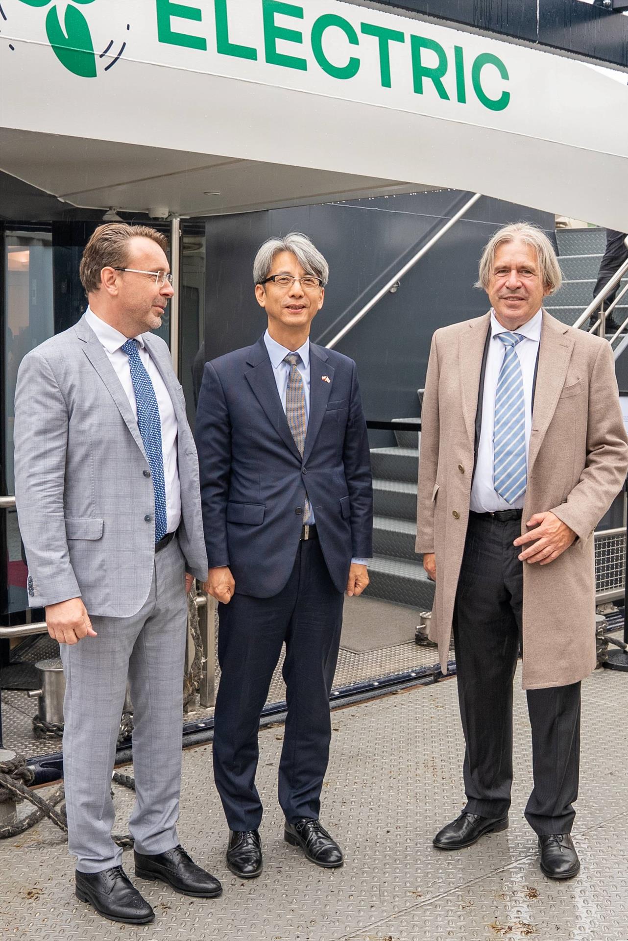 Photo : Rencontre à bord: diplomatie, affaires et… – 31