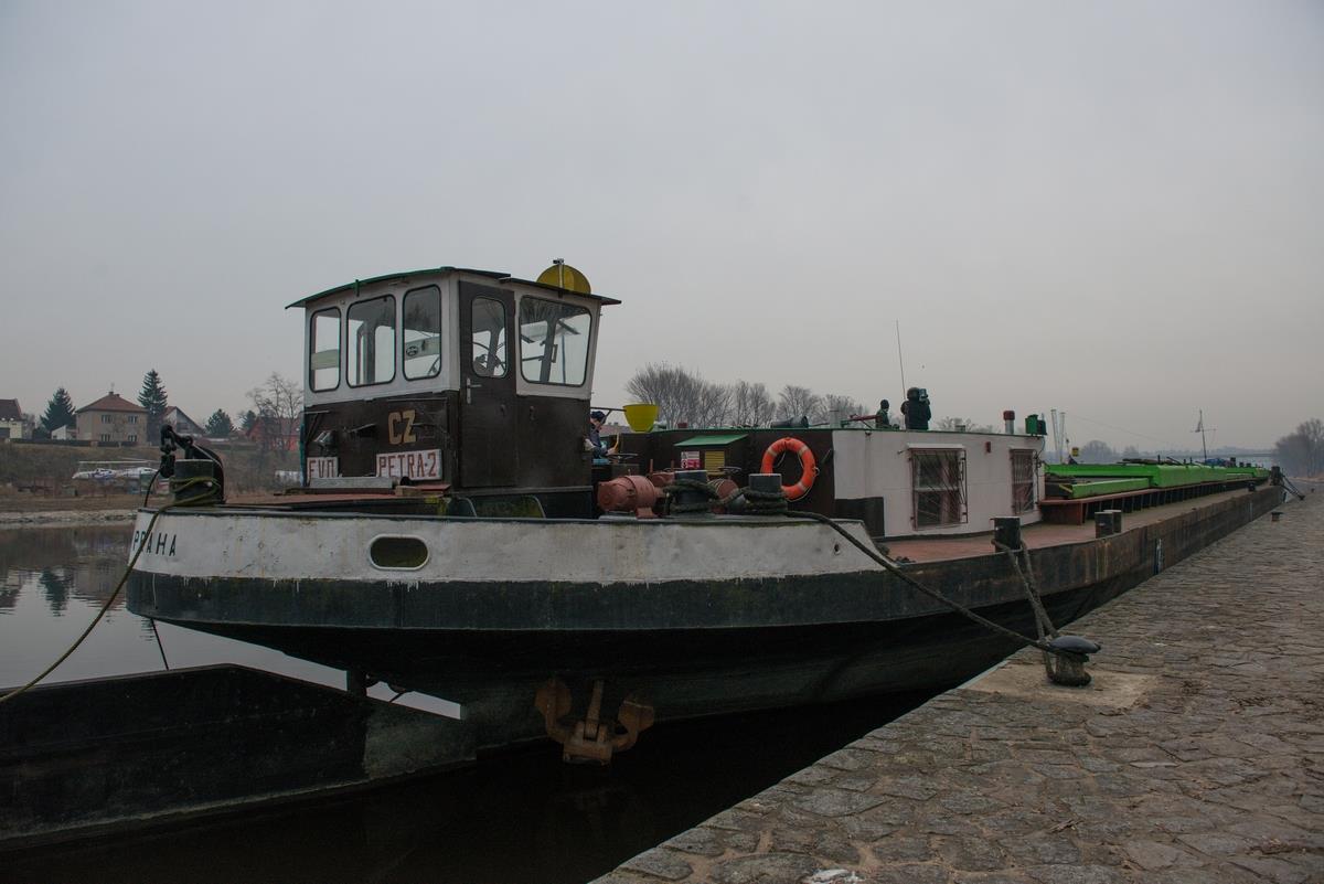 Foto: The towed barca has returned to Praga – 3